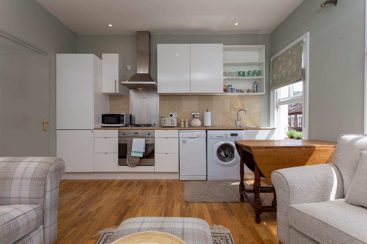 Quaint 2 Bedroom Flat - 9 Minutes Walk To Vauxhall Tube London Exteriör bild